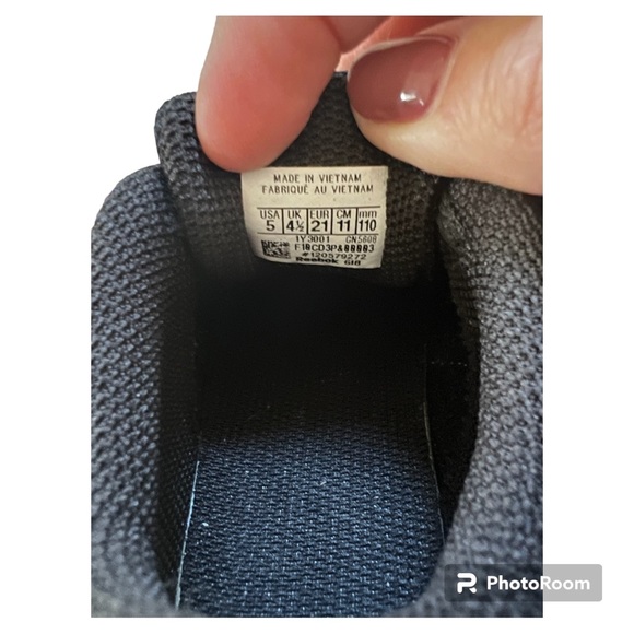 NWOT toddler boys Reebok black club C revenge size 5 - Picture 4 of 4